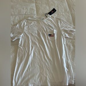 Vineyard vines small white T-shirt never worn